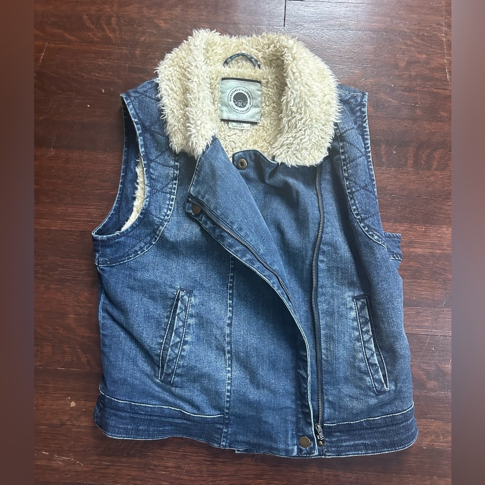 Daughters of the Liberation -Anthro- Denim Sherpa-Lined Vest - very cool